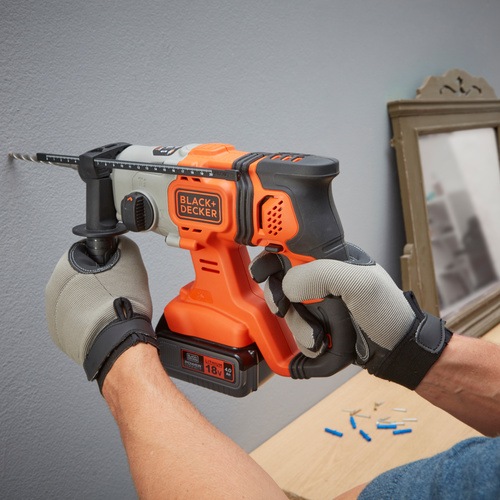 Black and Decker - 18V Cordless 40Ah SDSPlus Hammer Drill with Kit Box - BCD900M1K