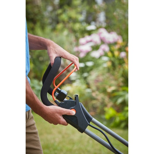 Black and Decker - 33cm Cordless 2 x 18V 40Ah Compact Mower - BCMW33184L2