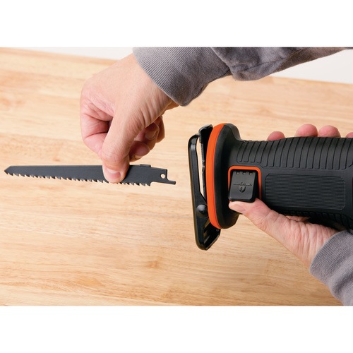 Black and Decker - Ferastrau tip sabie LiIon 18V fara acumulatori si incarcator - BDCR18N