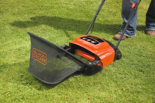 Black and Decker - Masina de greblat gazonul de 600W - GD300